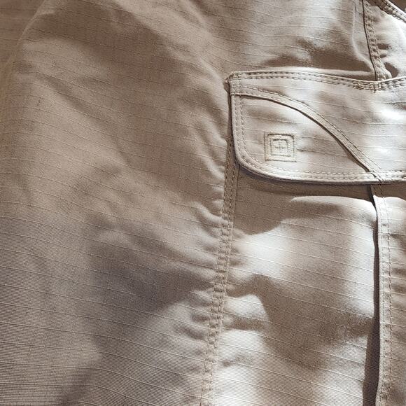 5.11 TACTICAL EUC MENS SIZE 44 X 30 TACTICAL KHAKI MILITARY PANTS - Picture 2 of 11